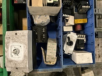Partij schakelmateriaal en toebehoren - afbeelding 5 van  8