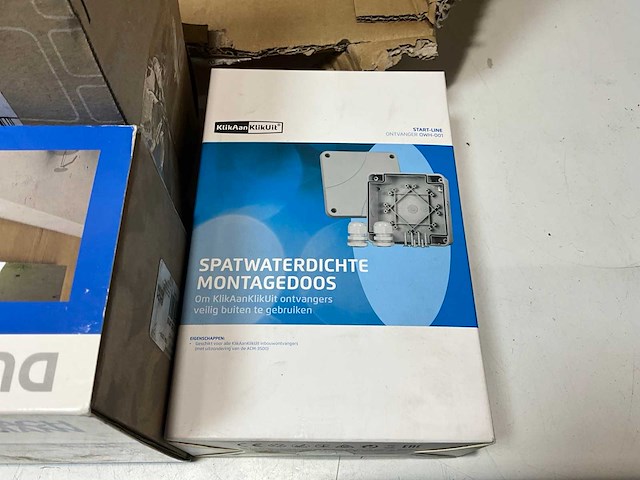 Partij schakelmateriaal, verlichting en diversen - afbeelding 19 van  20