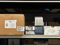 Partij schakelmateriaal, voedingen, installatiecomponenten, thermostatische inbouwkraan w.o. hotbath, siemens, mean well, eaton, gira