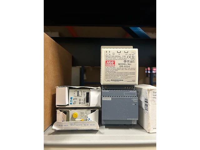 Partij schakelmateriaal, voedingen, installatiecomponenten, thermostatische inbouwkraan w.o. hotbath, siemens, mean well, eaton, gira - afbeelding 4 van  5
