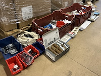 Partij schakelmateriaal - afbeelding 1 van  14