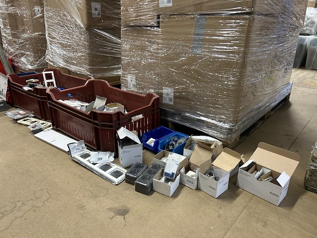 Partij schakelmateriaal - afbeelding 7 van  14