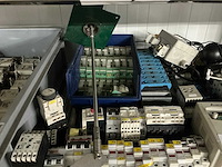 Partij schakelmateriaal - afbeelding 3 van  5