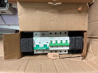 Partij schakelmateriaal - afbeelding 6 van  9