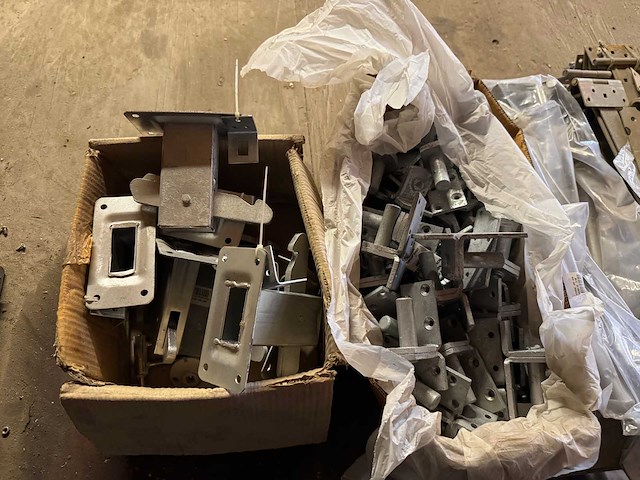 Partij scharnieren - deurbeslag - afbeelding 2 van  3