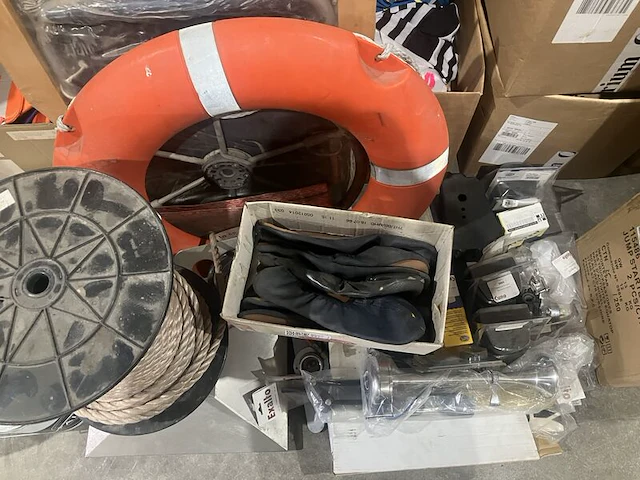 Partij scheepsartikelen - afbeelding 6 van  14