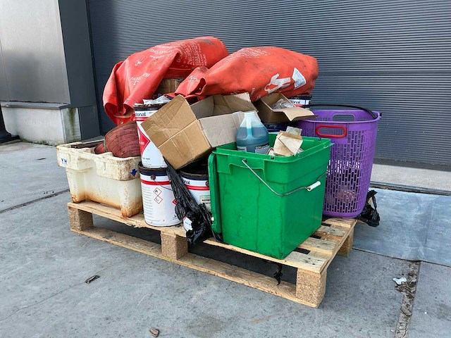 Partij scheepsvaart benodigdheden - afbeelding 1 van  10