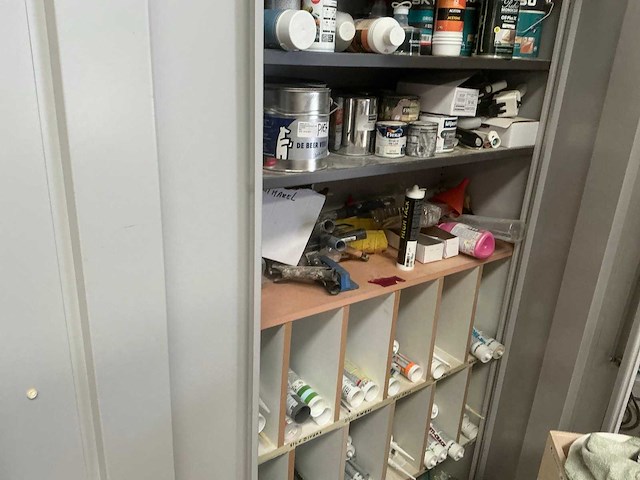 Partij schildersbenodigdheden - afbeelding 2 van  5