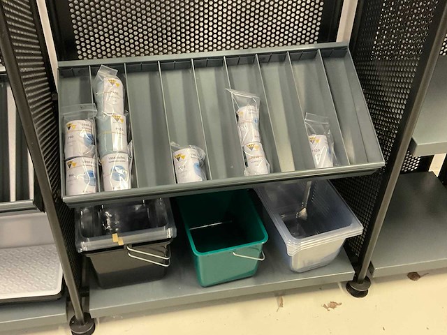 Partij schildersgereedschap - afbeelding 9 van  17