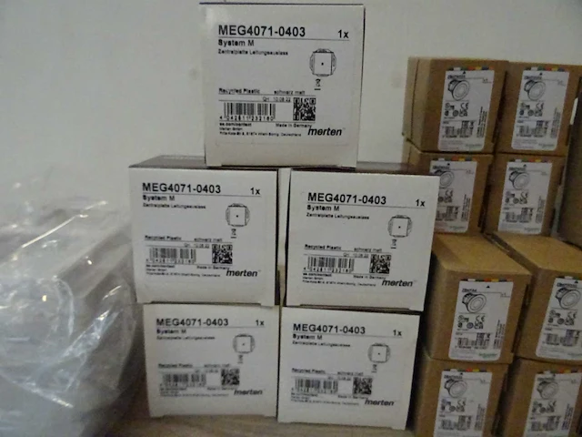 Partij schneider electric installatiemateriaal, ca 40 items - afbeelding 3 van  7