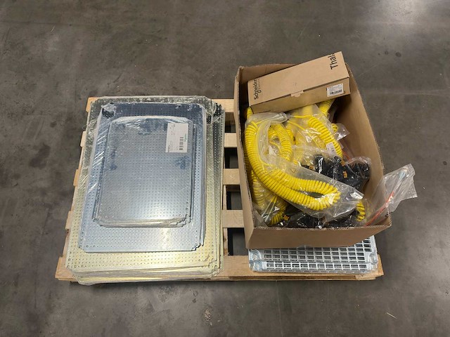 Partij schneider onderdelen - afbeelding 5 van  7