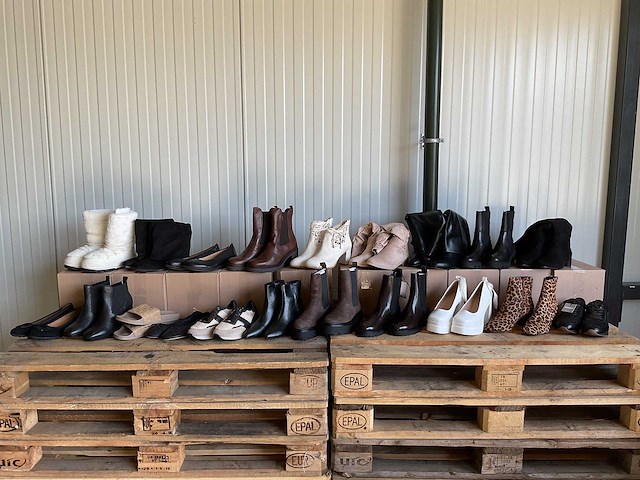 Partij schoenen (20x) - afbeelding 1 van  9