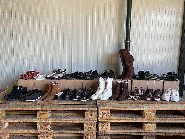 Partij schoenen (20x) - afbeelding 1 van  10