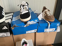 Partij schoenen (26x) - afbeelding 2 van  14