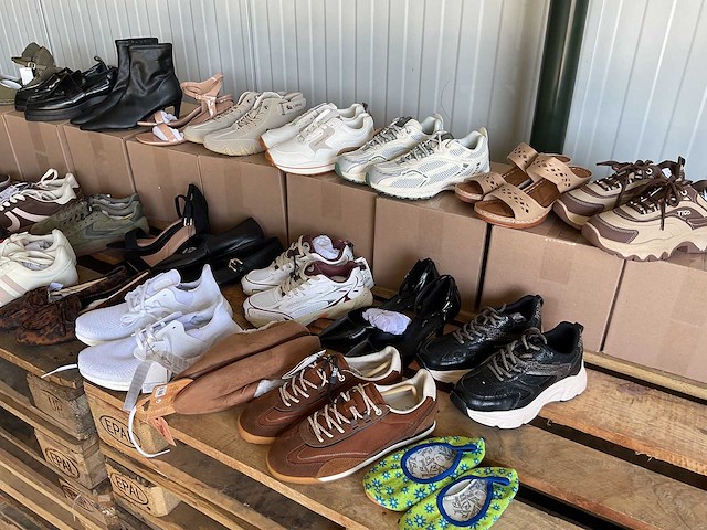 Partij schoenen (27x) - afbeelding 7 van  14