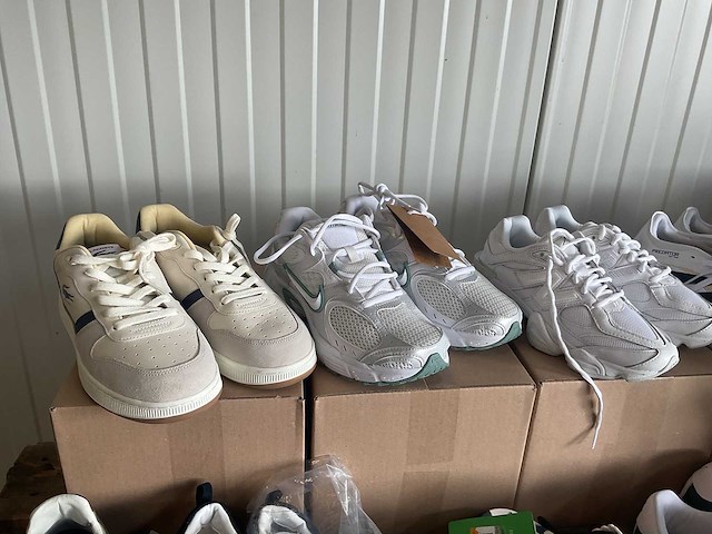 Partij schoenen (47x) - afbeelding 8 van  15