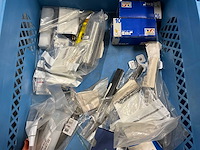 Partij schoenen, bouten en overige accesoires - afbeelding 2 van  15