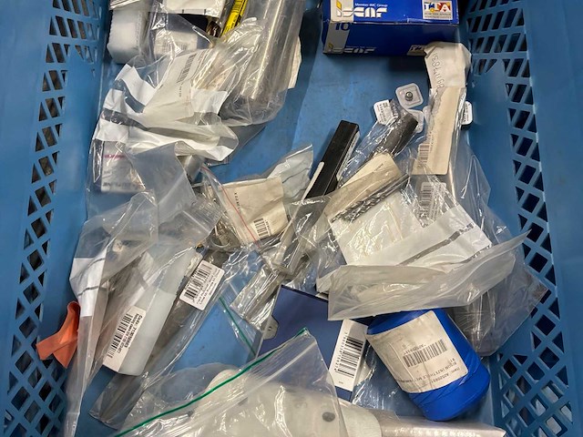 Partij schoenen, bouten en overige accesoires - afbeelding 3 van  15