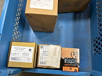 Partij schoenen, bouten en overige accesoires - afbeelding 5 van  15