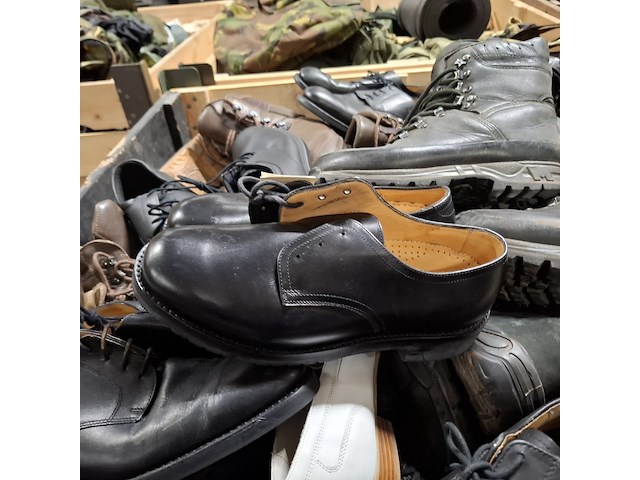 Partij schoenen defensie, meindl /lowa /defensie/haix - afbeelding 13 van  14