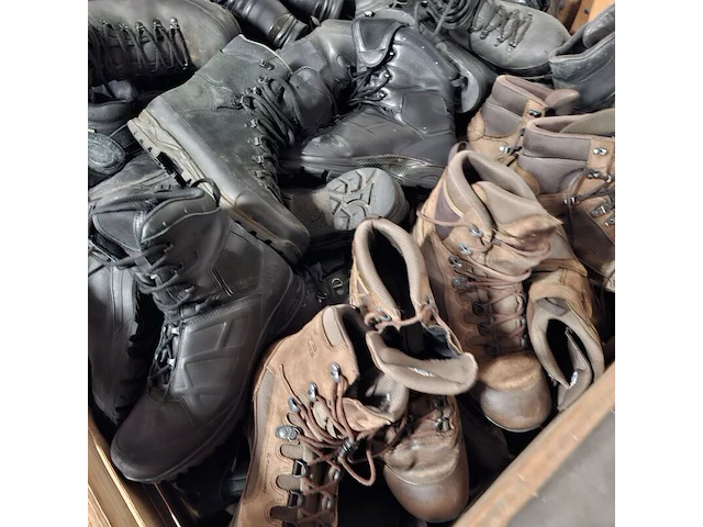 Partij schoenen in diverse soorten en maten, meindl / lowa / haix - afbeelding 3 van  5