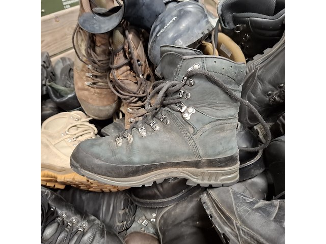 Partij schoenen , o.a. meindl, haix, loa - afbeelding 7 van  7