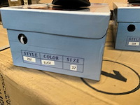 Partij schoenen - afbeelding 2 van  12