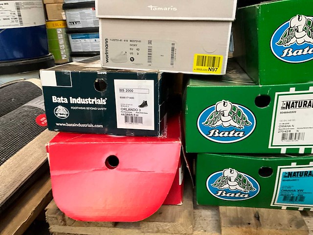 Partij schoenen - afbeelding 7 van  12