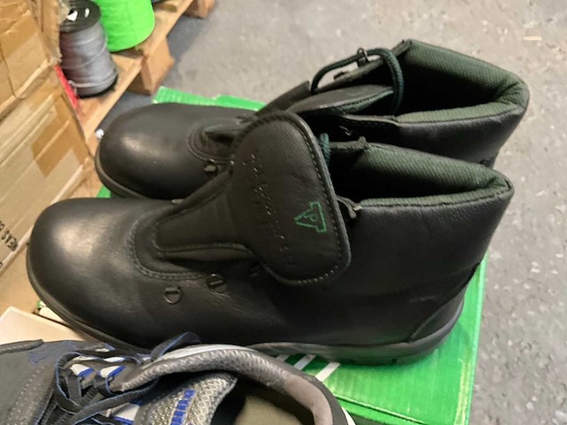 Partij schoenen - afbeelding 10 van  12