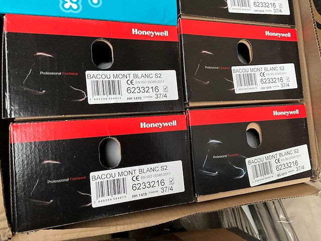 Partij schoenen - afbeelding 9 van  10