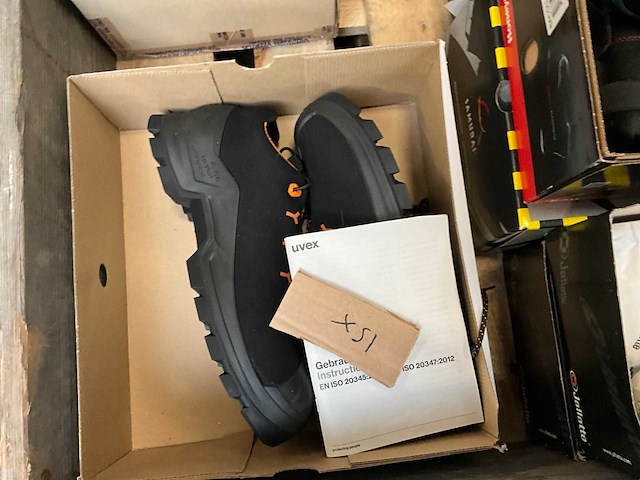 Partij schoenen - afbeelding 5 van  7