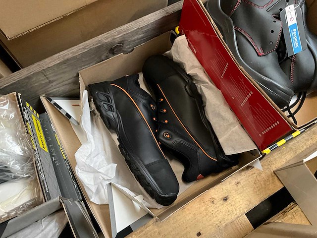 Partij schoenen - afbeelding 7 van  7