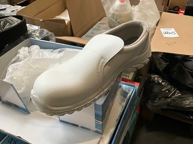 Partij schoenen - afbeelding 1 van  2