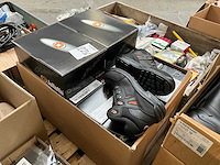 Partij schoenen - afbeelding 1 van  2