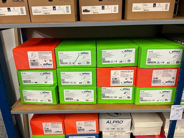 Partij schoenen - afbeelding 7 van  12