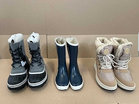 Partij schoenen - afbeelding 1 van  1