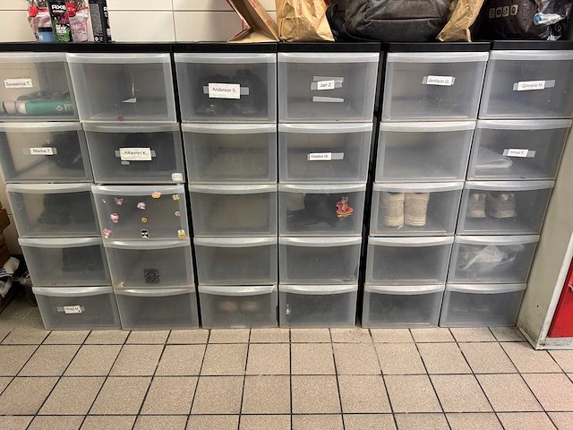 Partij schoenenkasten met inhoud - afbeelding 2 van  3