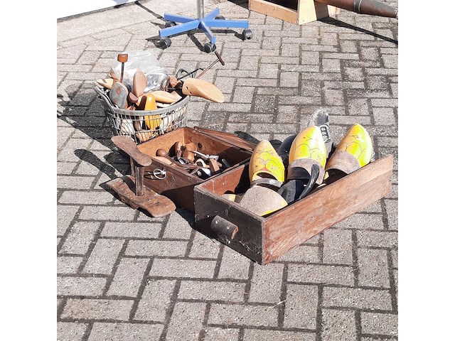 Partij schoenmaker gereedschap - afbeelding 1 van  7