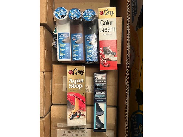 Partij schoenpoets, schoencrème, schoensmeer - afbeelding 1 van  9