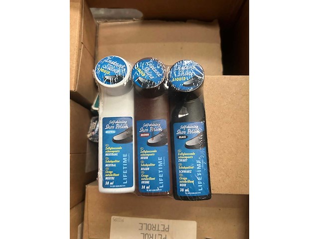 Partij schoenpoets, schoencrème, schoensmeer - afbeelding 7 van  9