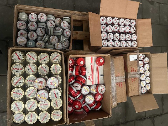 Partij schoenpoets, schoencrème, schoensmeer - afbeelding 1 van  6