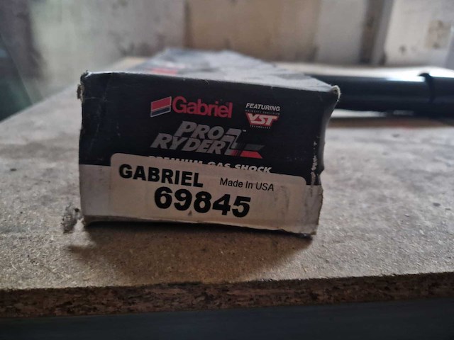 Partij schokbrekers voor usa voertuigen - afbeelding 17 van  20