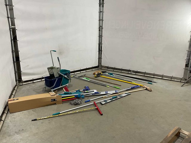 Partij schoonmaak artikelen - afbeelding 2 van  6