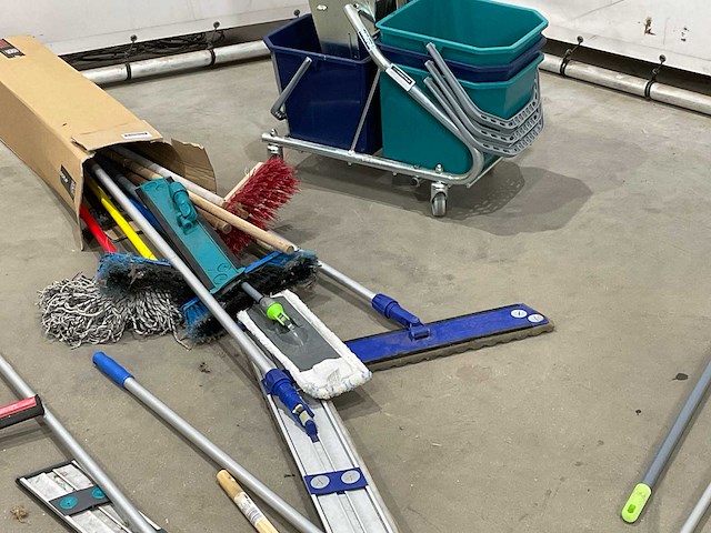 Partij schoonmaak artikelen - afbeelding 6 van  6