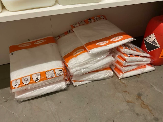 Partij schoonmaak artikelen - afbeelding 20 van  27