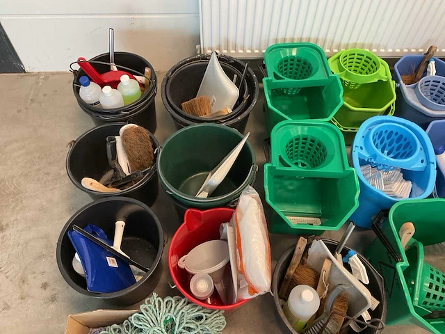 Partij schoonmaak artikelen - afbeelding 2 van  7