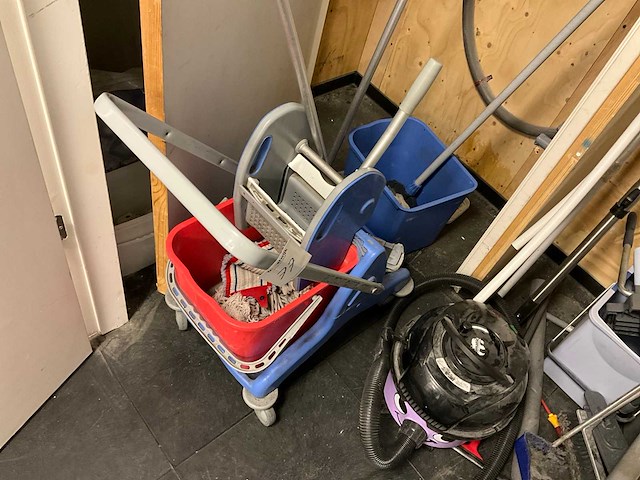 Partij schoonmaak atributen - afbeelding 2 van  2