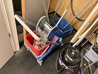 Partij schoonmaak atributen - afbeelding 2 van  2