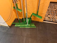 Partij schoonmaak gerij - afbeelding 1 van  2