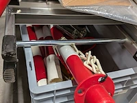 Partij schoonmaakartikelen, gereedschap en brandblussers - afbeelding 7 van  8